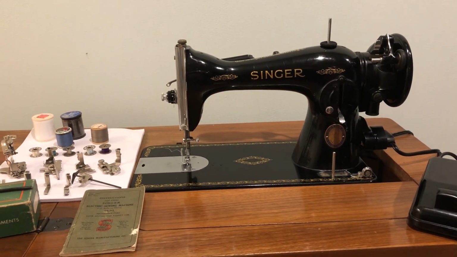 1951 Singer sewing machine value: Things you need to know